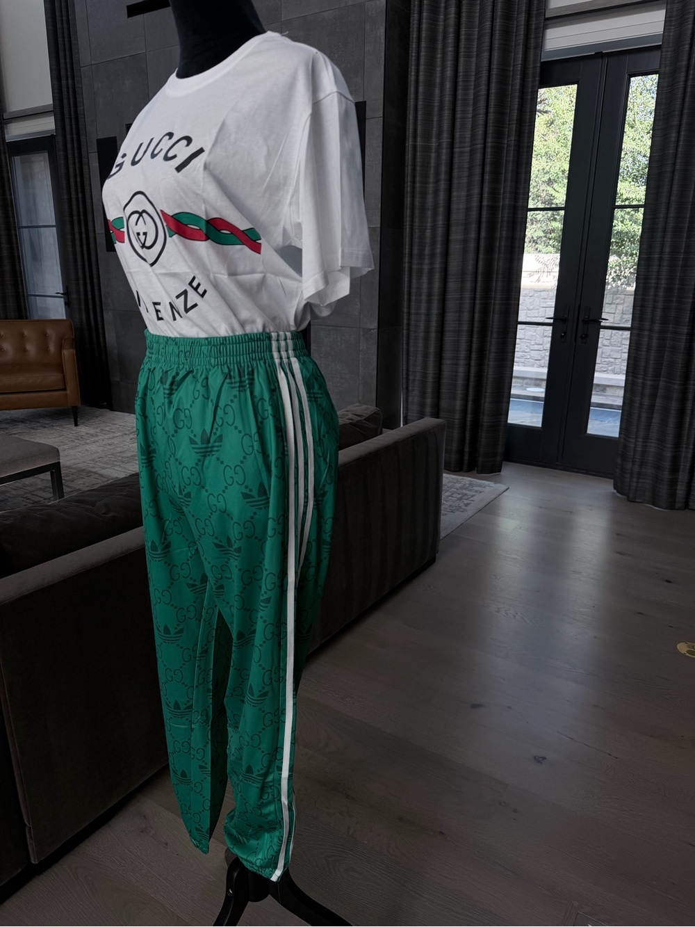Green Logo-Print Track Pants and a Matching Tshirt Set size S - Picture 11 of 16